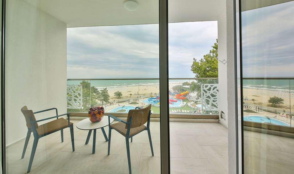Maritim Hotel Paradise Blue Albena Ruang foto
