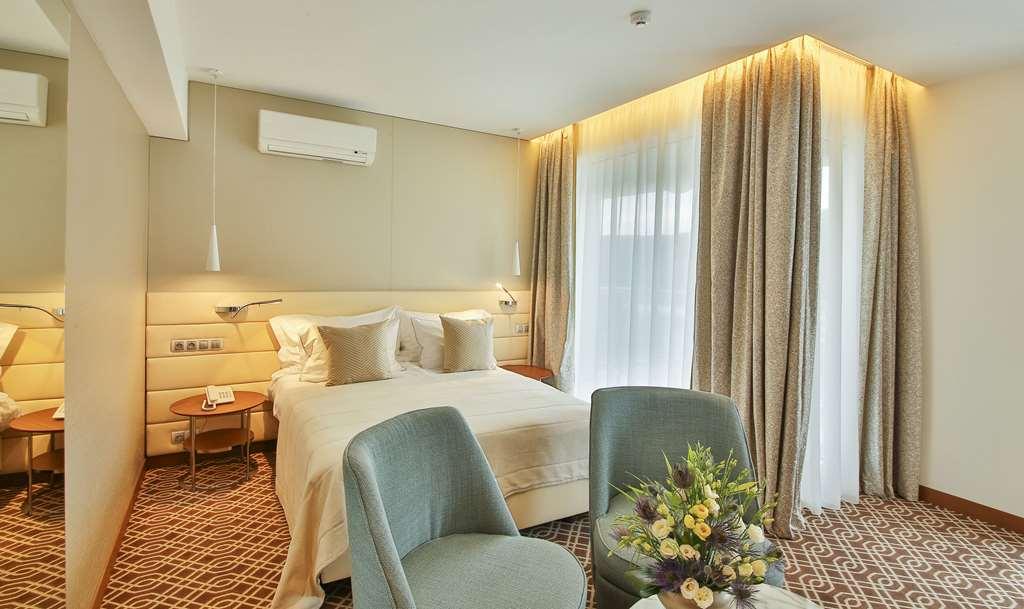 Maritim Hotel Paradise Blue Albena Ruang foto